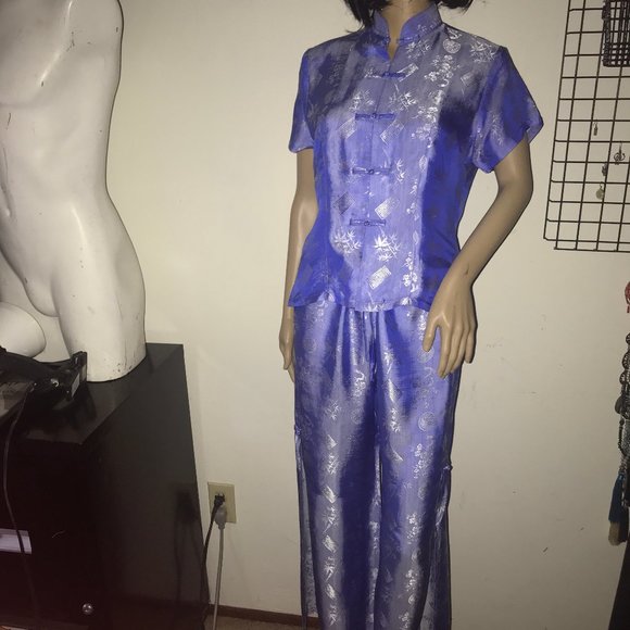 BEAUTIFUL VIETNAM SILK TOP W/FRENCH KNOT CLOSURES - Picture 1 of 6